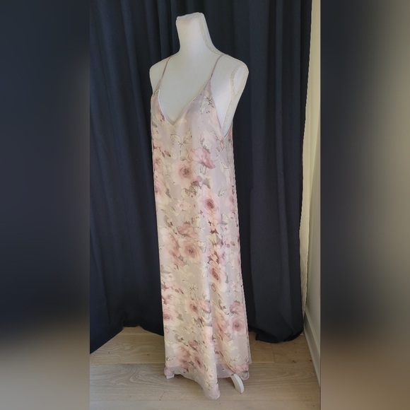 LULUS | Blush + Mauve Floral Maxi - Picture 2 of 16